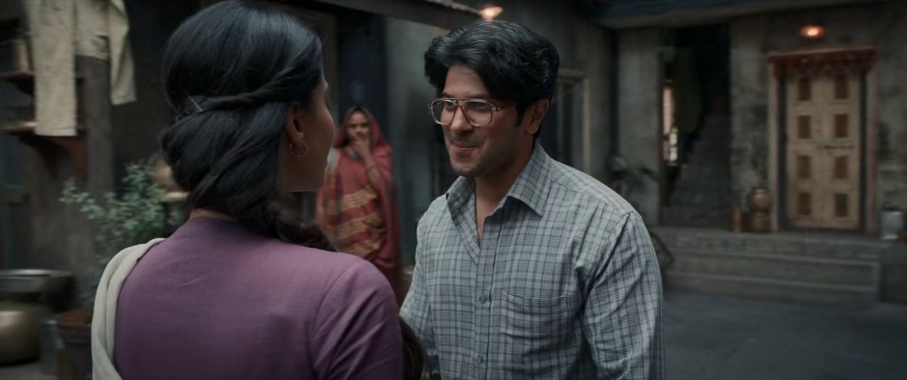 Lucky Baskhar (2024) WEBRip Hindi + Telugu 720p x265 HEVC HE-AAC 2.0 ESub.mkv.0002